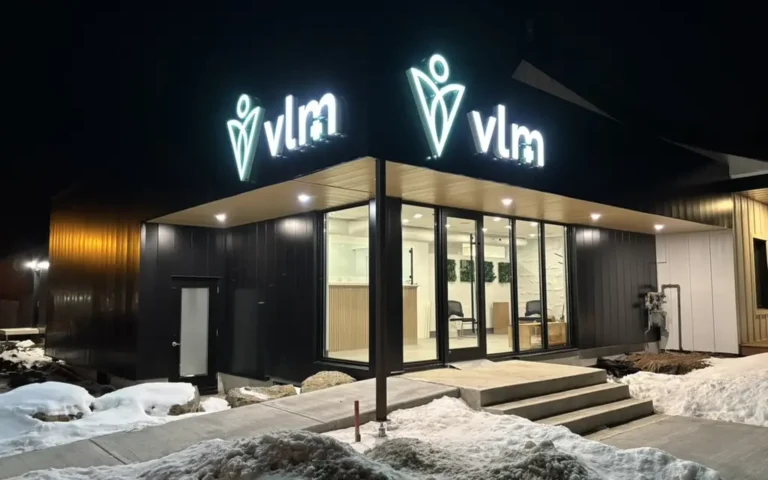 Façade de la clinique VLM, boulevard Lacombe à Repentigny