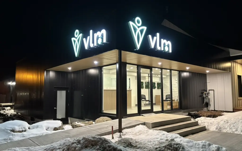 Façade de la clinique VLM, boulevard Lacombe à Repentigny